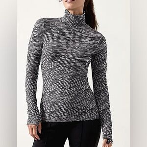 Athleta Flurry Blizzard Seamless Turtleneck, size large